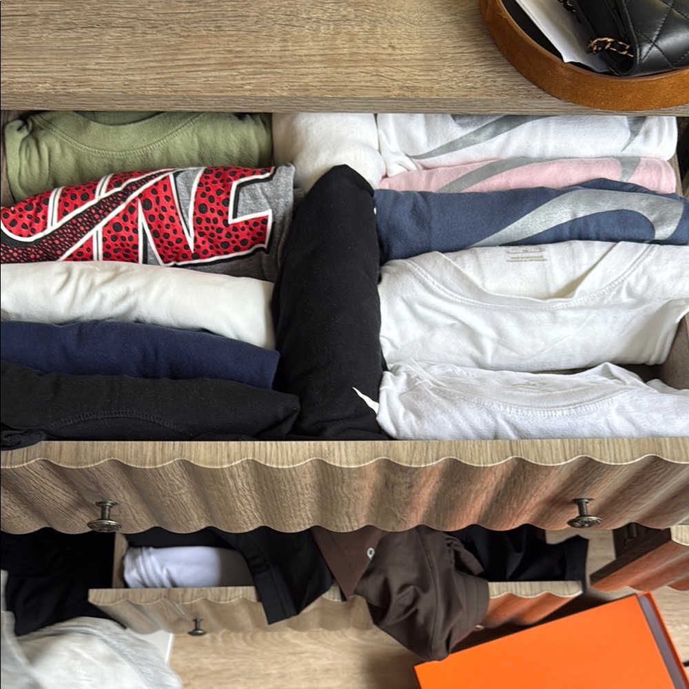 12 Nike T-Shirts Bundle- Dri Fit & Cotton T Shirts from Nike Outlet- Like New